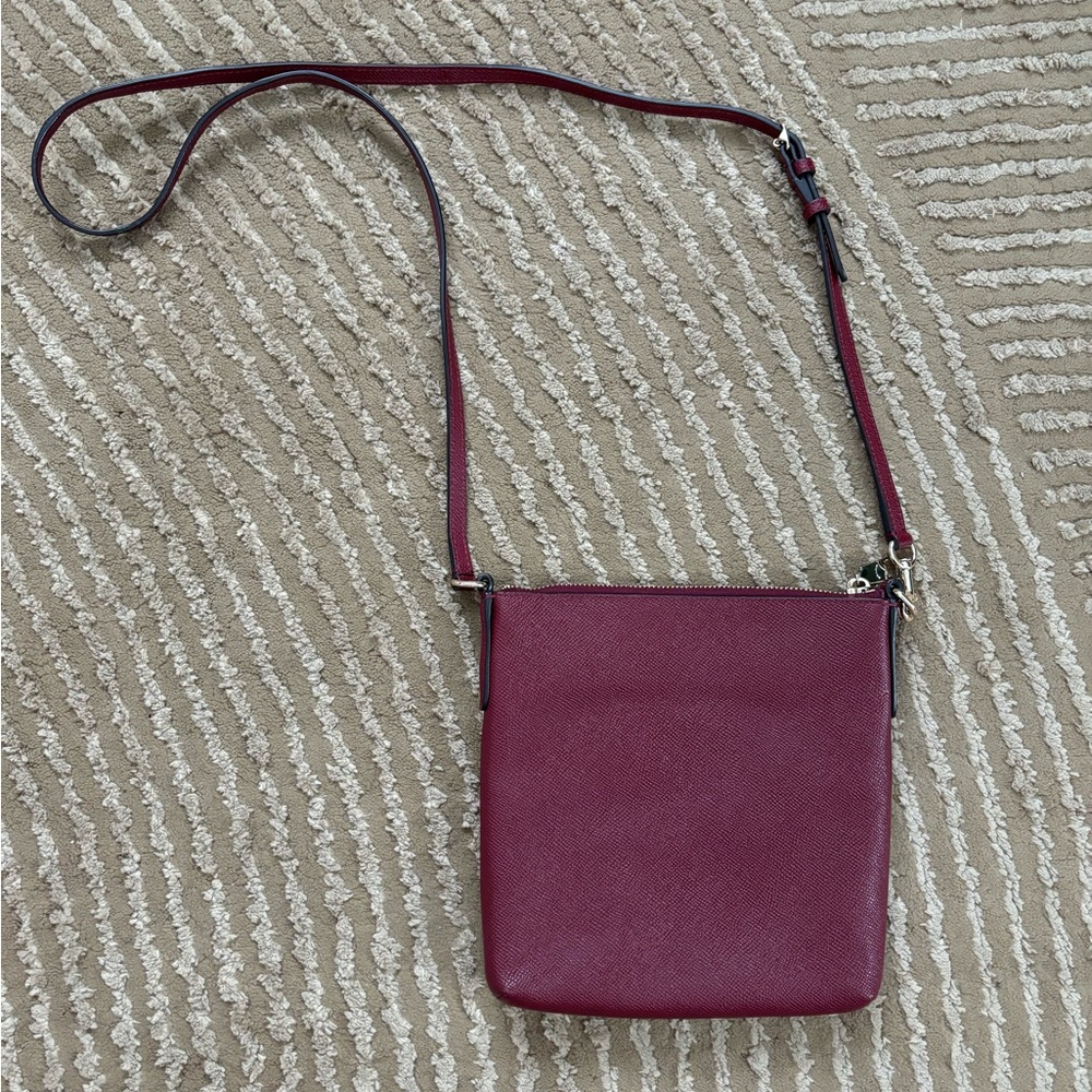 Great condition wine Coach Kitt Messenger Crossbody - Picture 2 of 4
